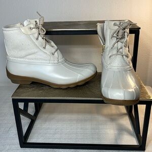 Sperry Size 9.5 Ivory Sparkle Duck Boots - EUC